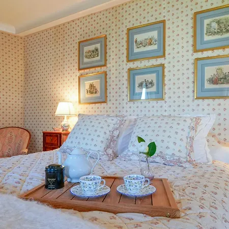 Chateau De Bed & Breakfast
