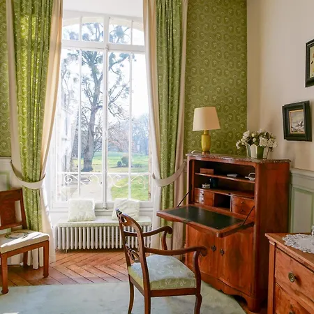 Chateau De Nocleg ze śniadaniem 3*