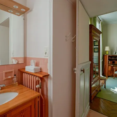 Chateau De Nocleg ze śniadaniem 3*