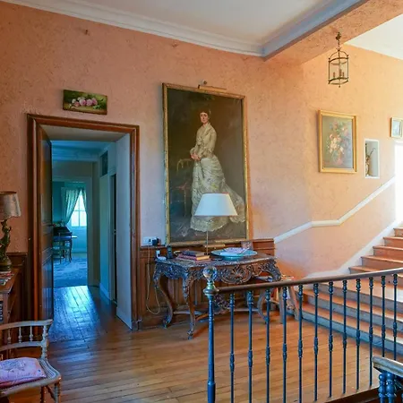Chateau De Nocleg ze śniadaniem 3*